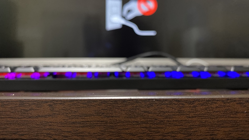 G813は薄い